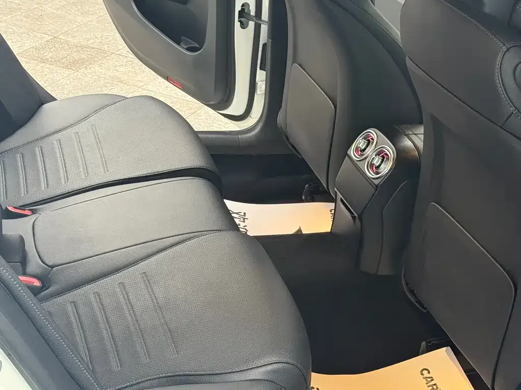 Mercedes-Benz C-Class 2023 из CN, фото 5