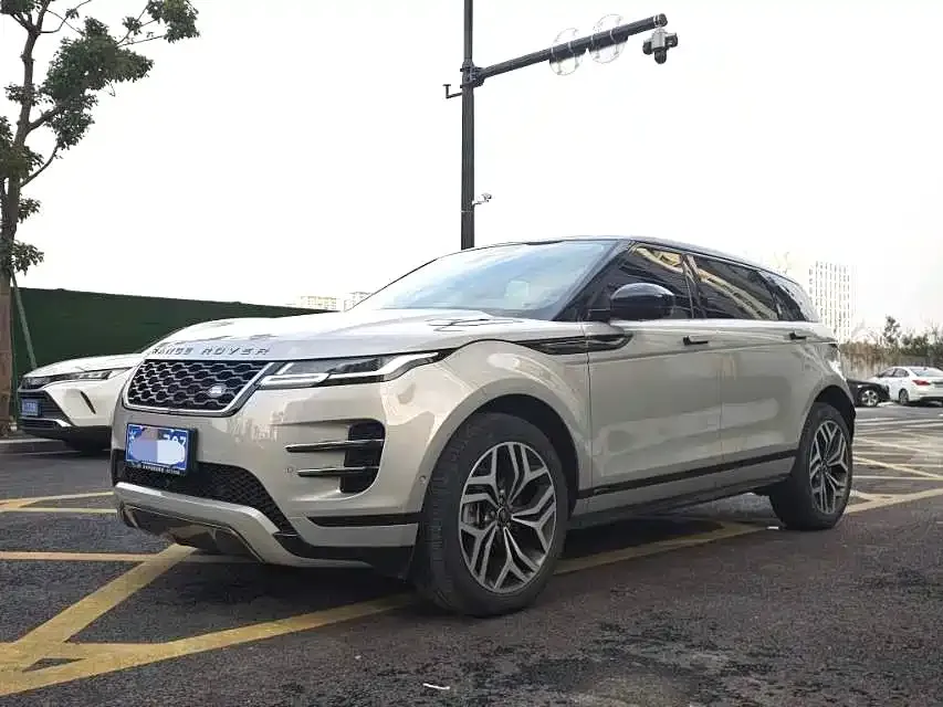 Land Rover Evoque — фото 1