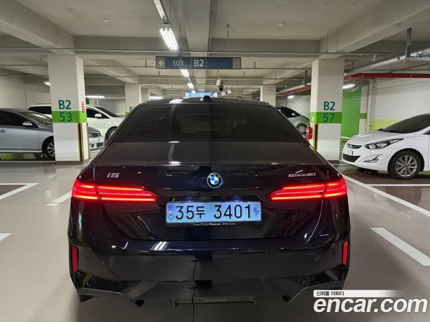 BMW i5 — фото 5