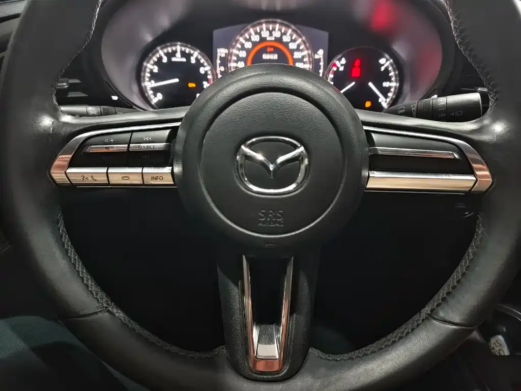 Mazda CX-30 — фото 2