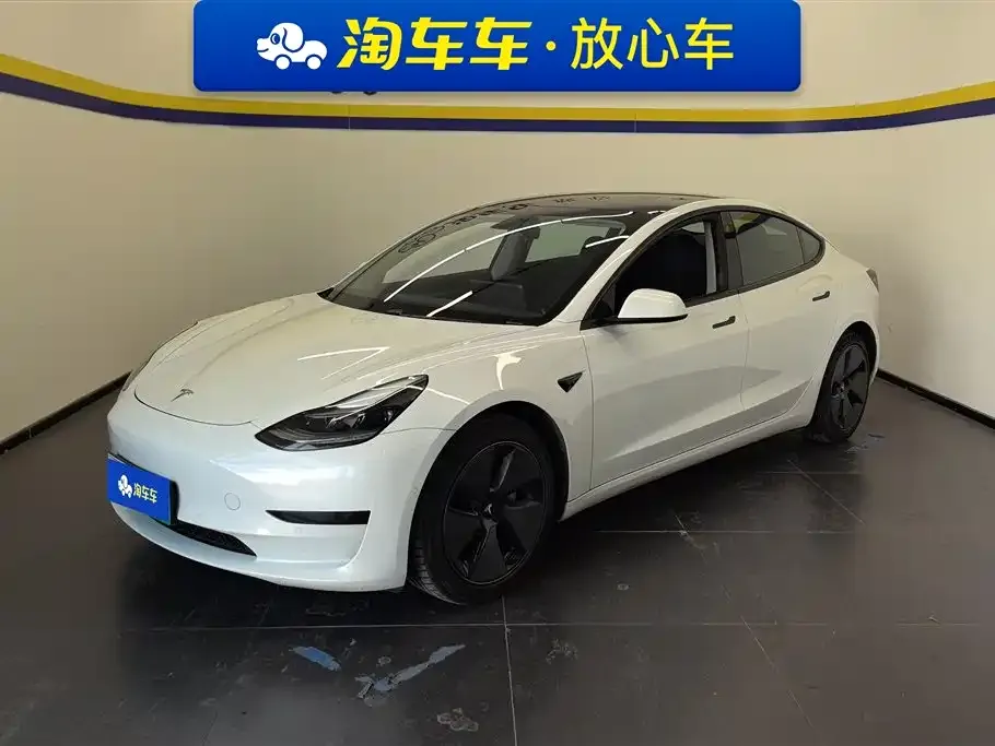 Tesla Model 3 — фото 1