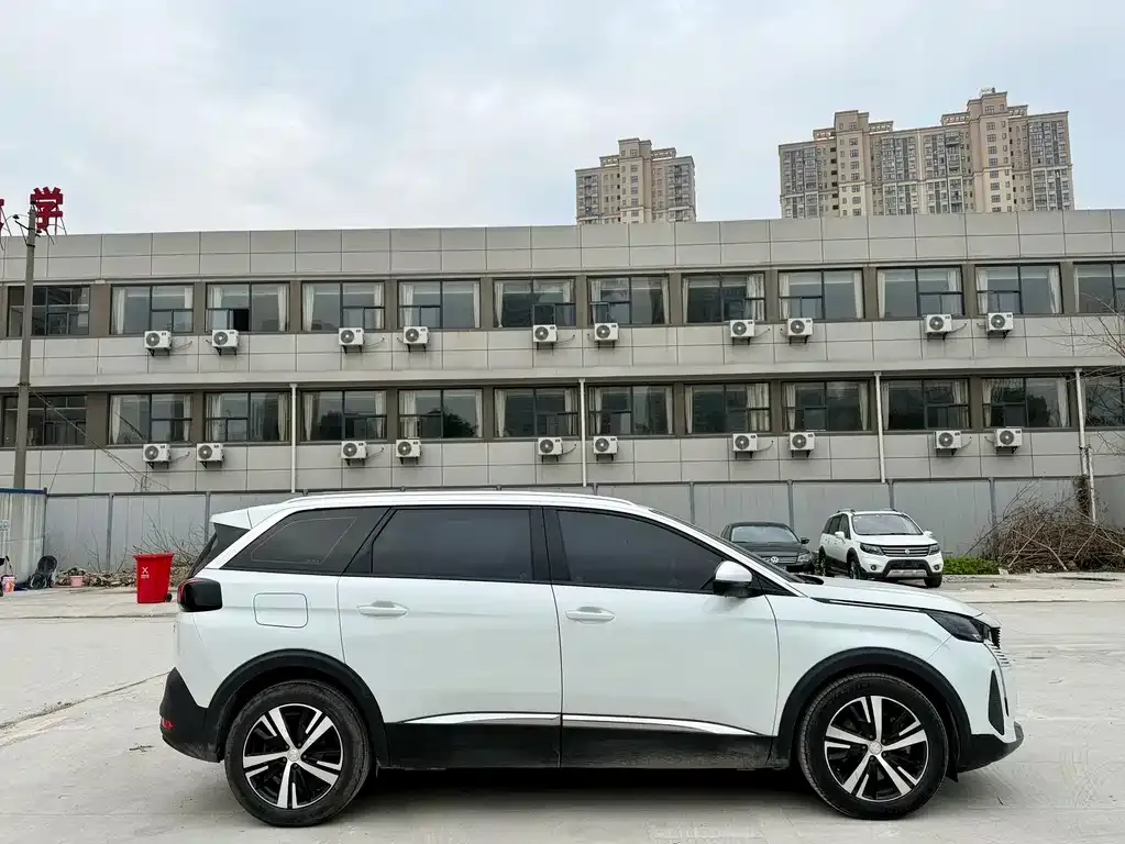 Peugeot 5008 2023 из CN, фото 8