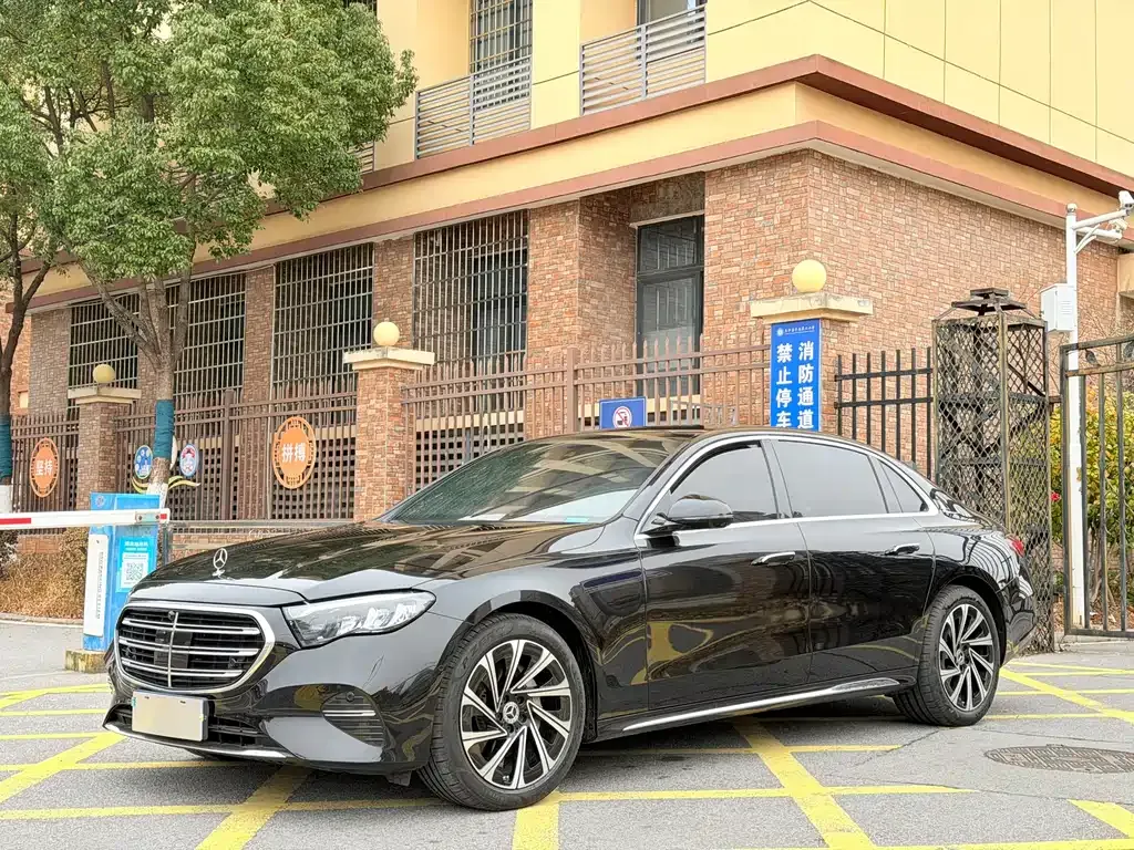 Mercedes-Benz E-Class 2025 из CN, фото 1