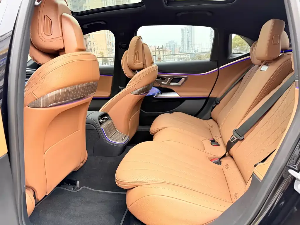 Mercedes-Benz E-Class 2025 из CN, фото 2