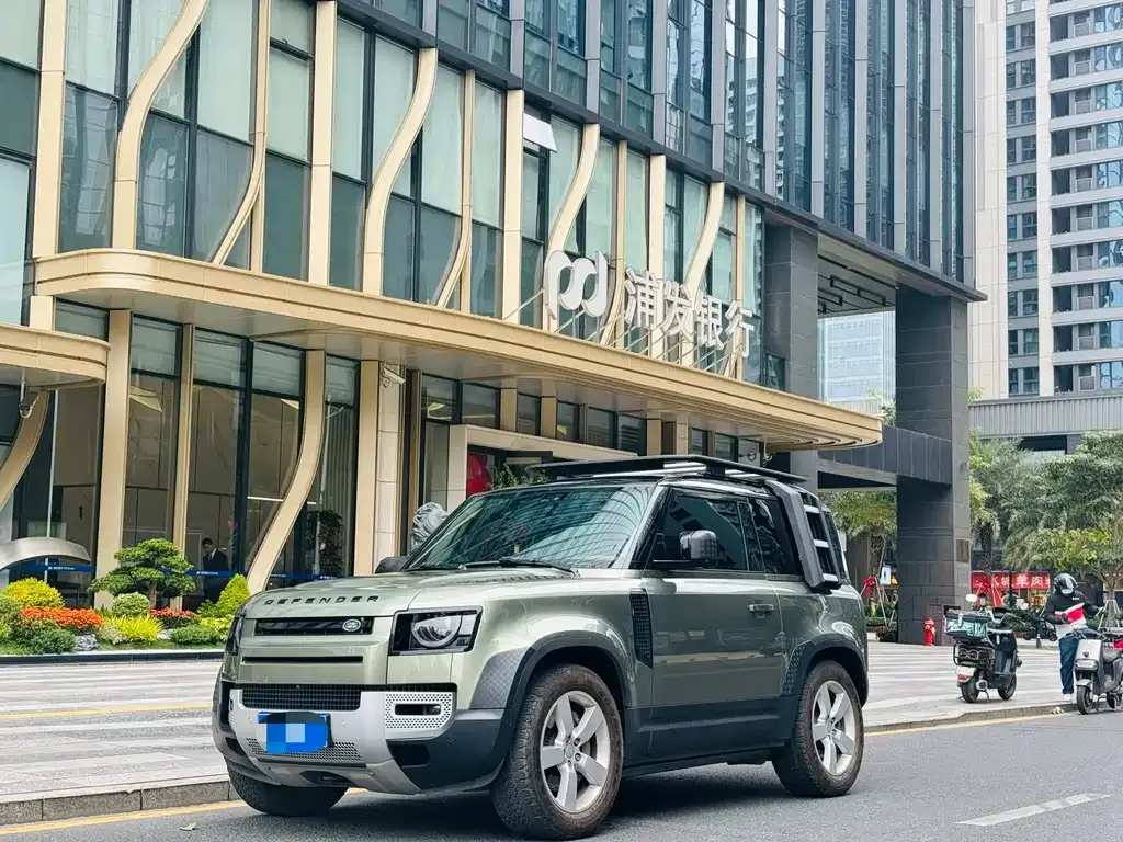 Land Rover Defender — фото 1