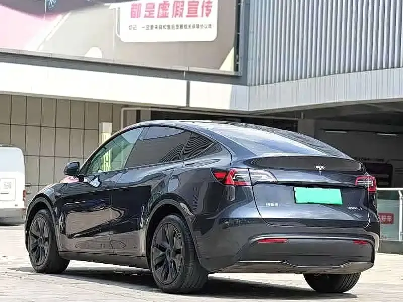 Tesla Model Y 2024 из CN, фото 3