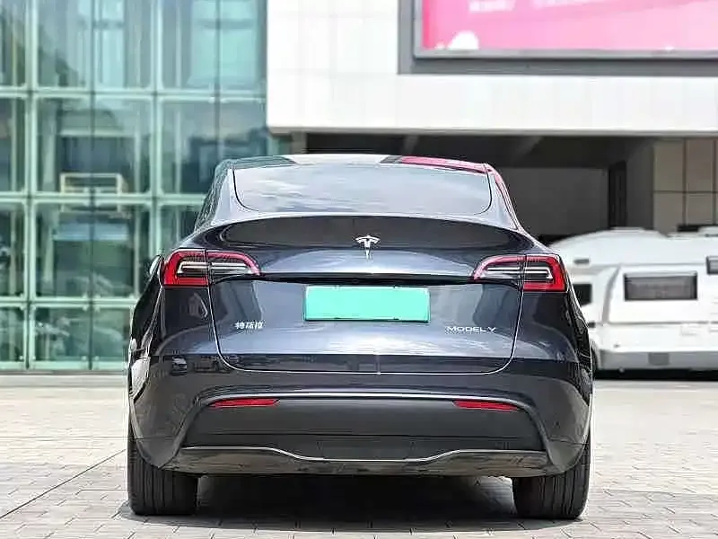Tesla Model Y 2024 из CN, фото 2