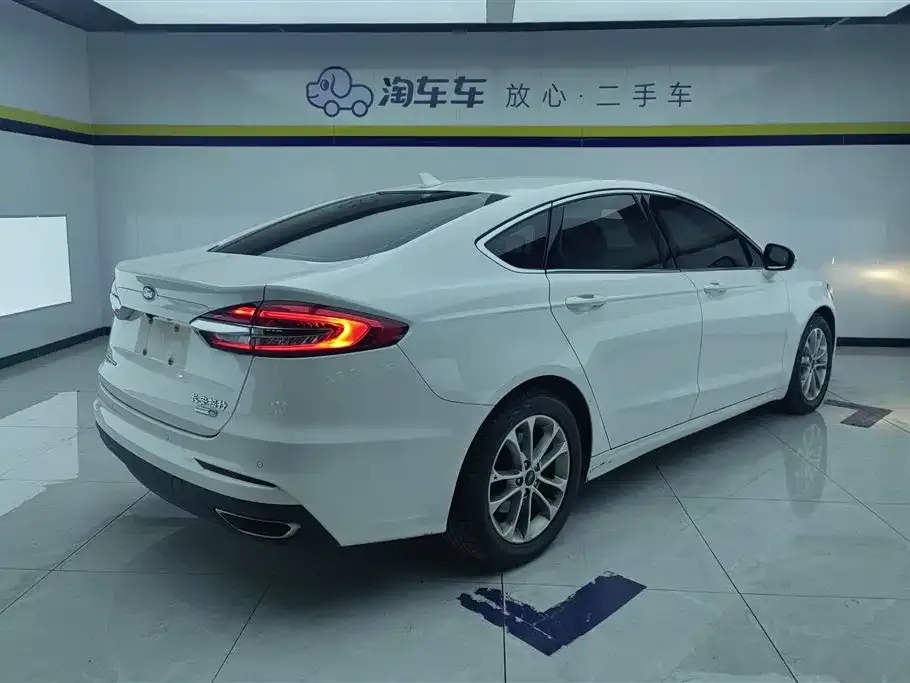 Ford Mondeo 2021 из CN, фото 2