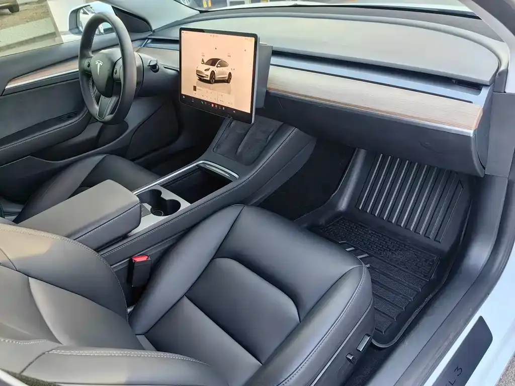 Tesla Model 3 — фото 4