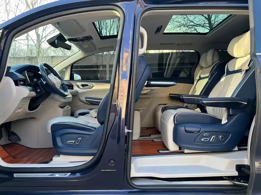 Roewe iMAX8 — фото 7