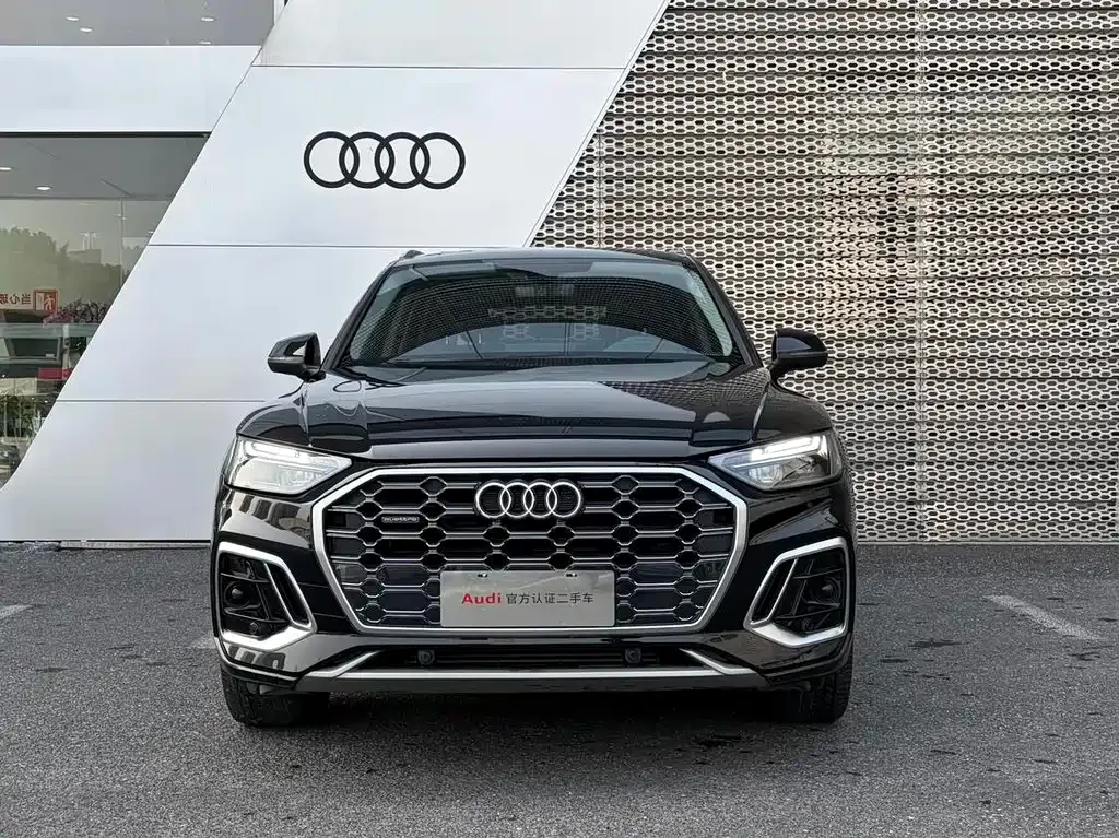 Audi Q5L — фото 9