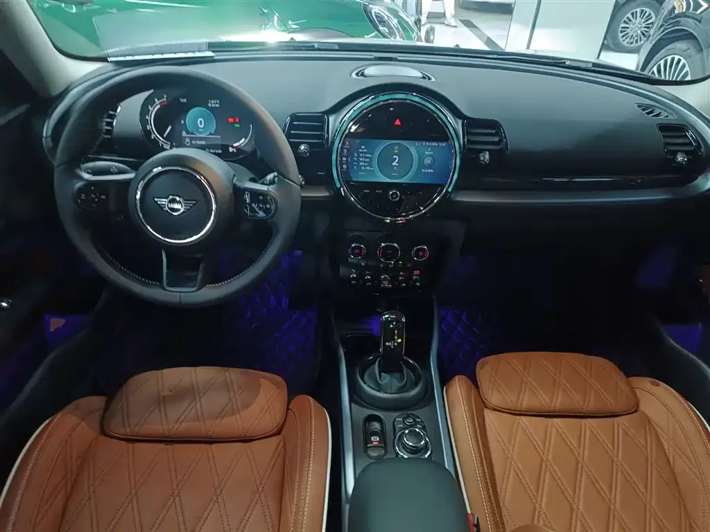 MINI Clubman — фото 2