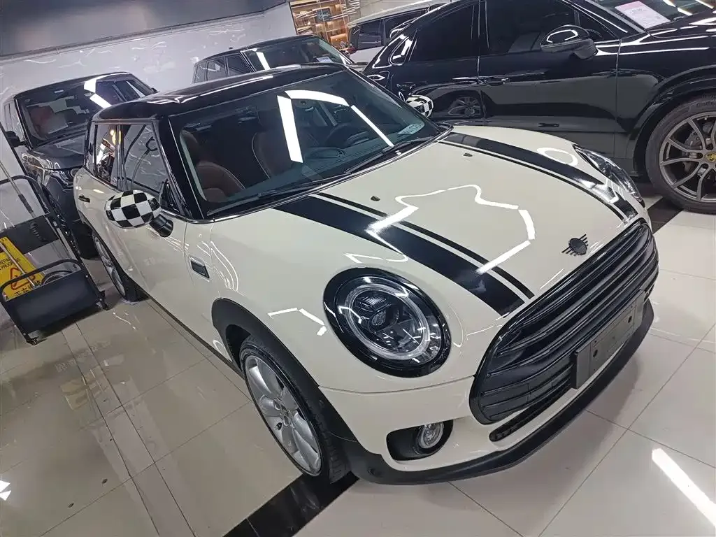 MINI Clubman — фото 6