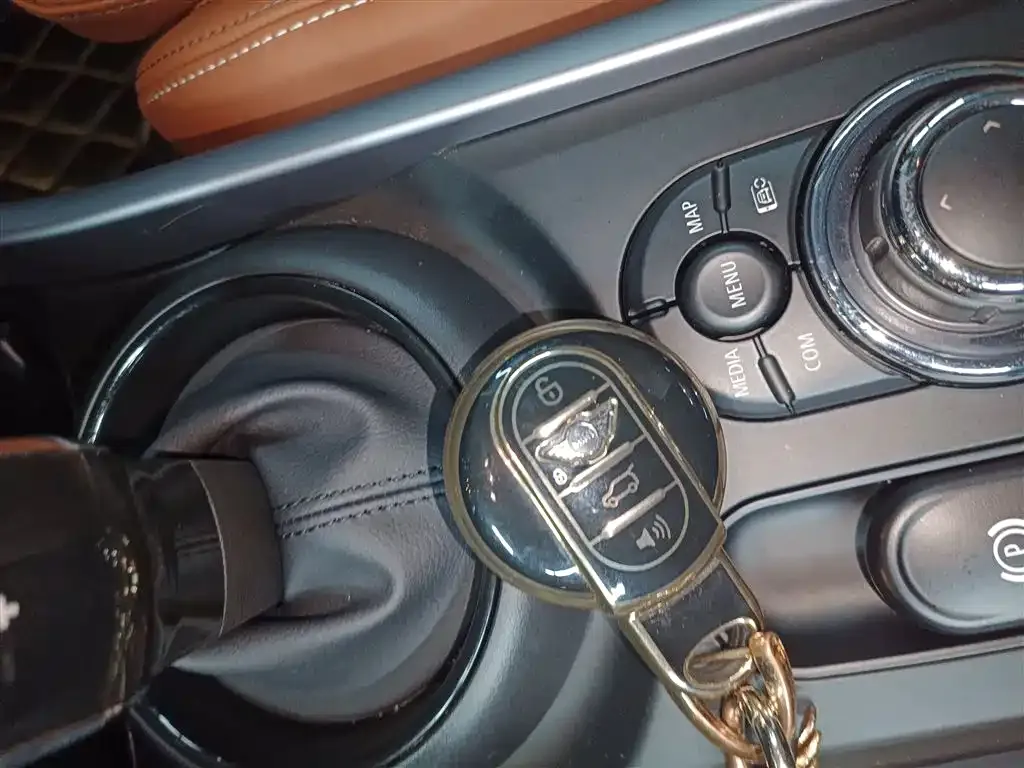 MINI Clubman — фото 5