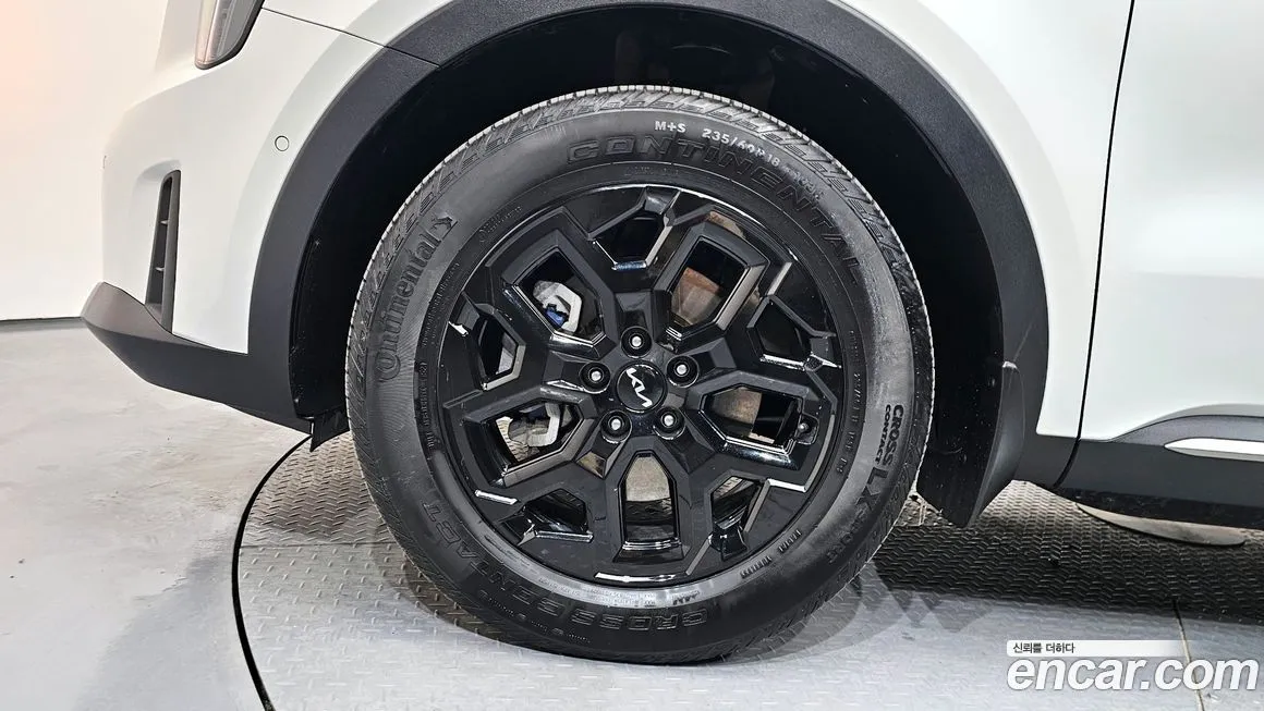 Kia Sorento — фото 7