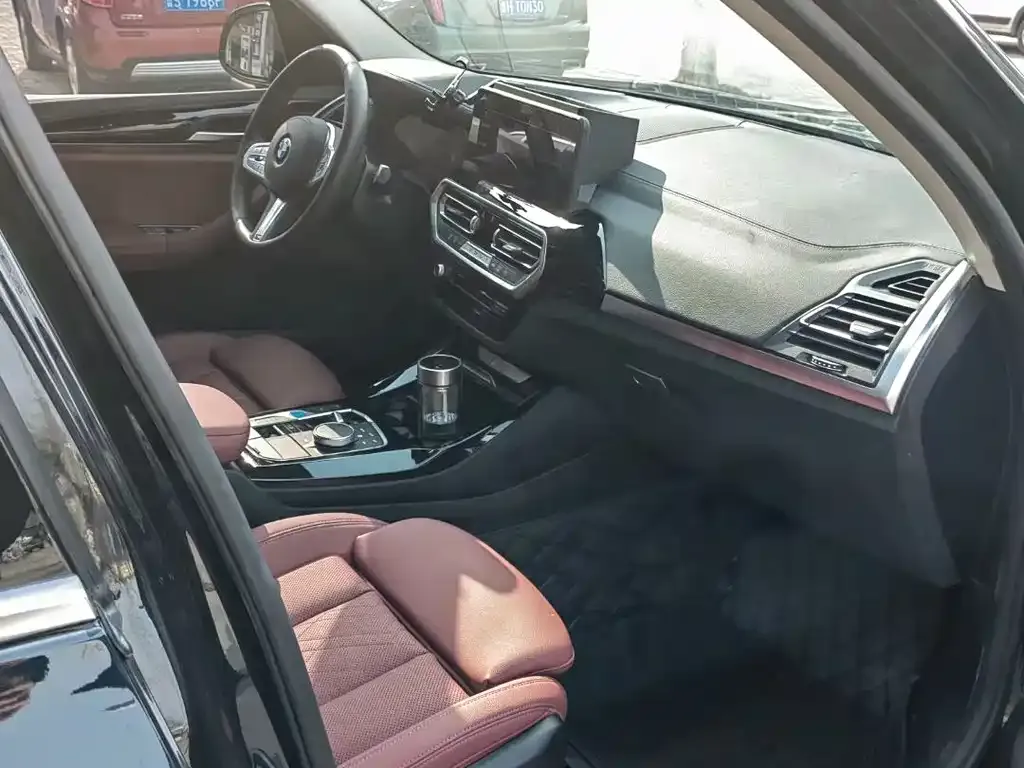BMW iX3 2023 из CN, фото 3