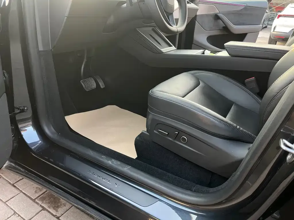 Tesla Model Y 2025 из CN, фото 9