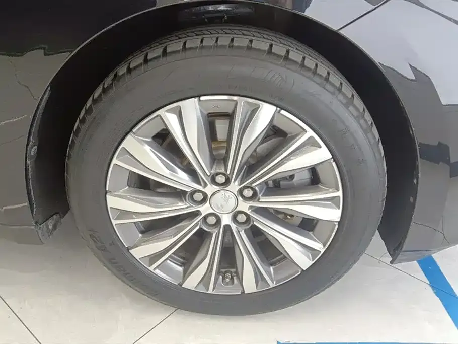 Hongqi E-QM5 2023 из CN, фото 2