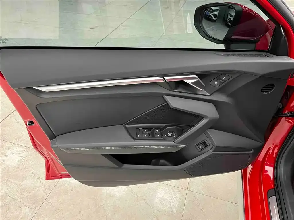 Audi A3 2023 из CN, фото 5