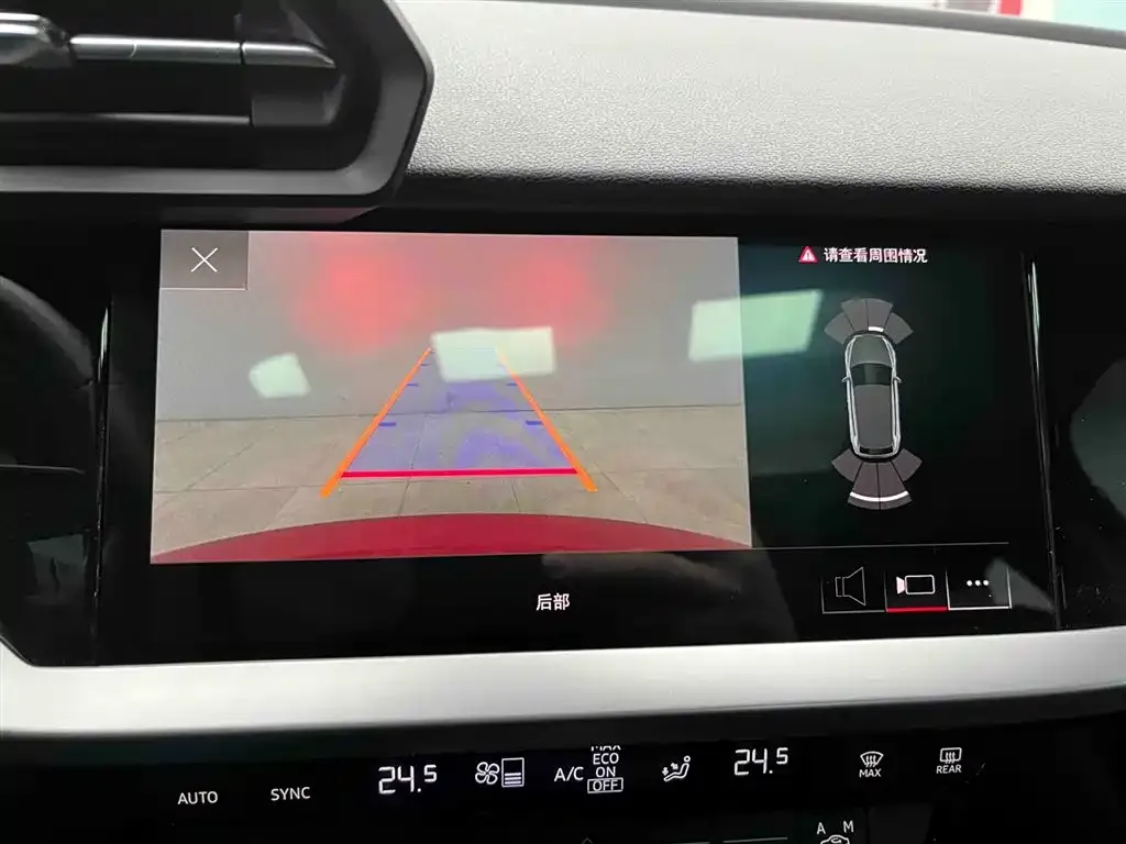Audi A3 2023 из CN, фото 2