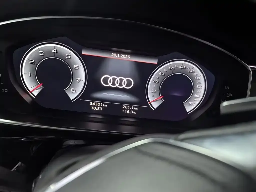 Audi A8 — фото 2