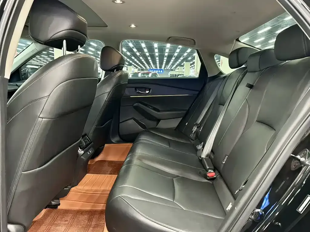 Honda Accord — фото 9