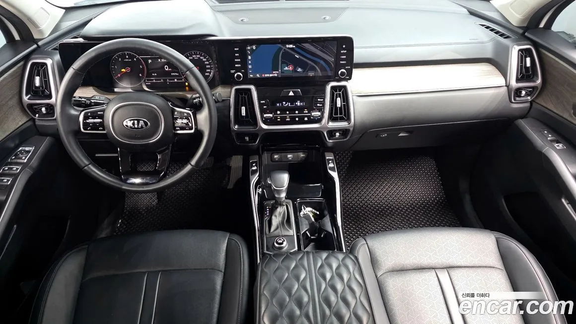 Kia Sorento — фото 8