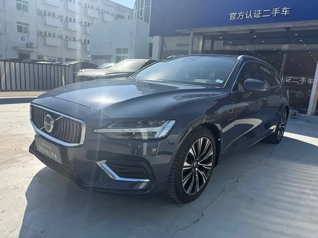 Volvo V60 — фото 1