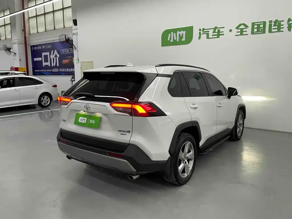 Toyota RAV4 2022 из CN, фото 10