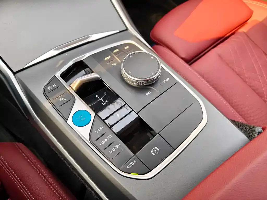 BMW i3 2025 из CN, фото 2