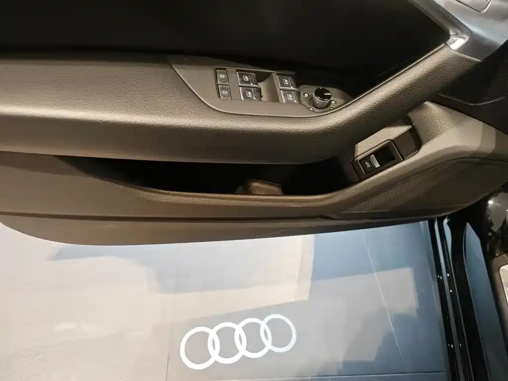 Audi A6L — фото 5