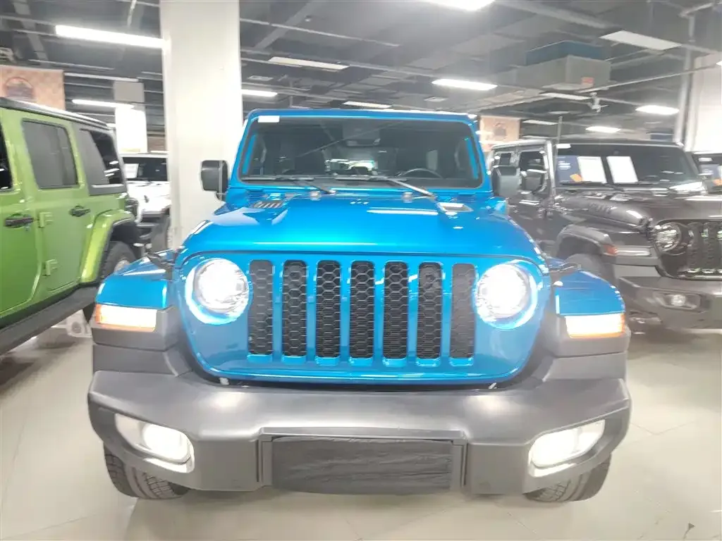 Jeep Wrangler 2023 из CN, фото 8