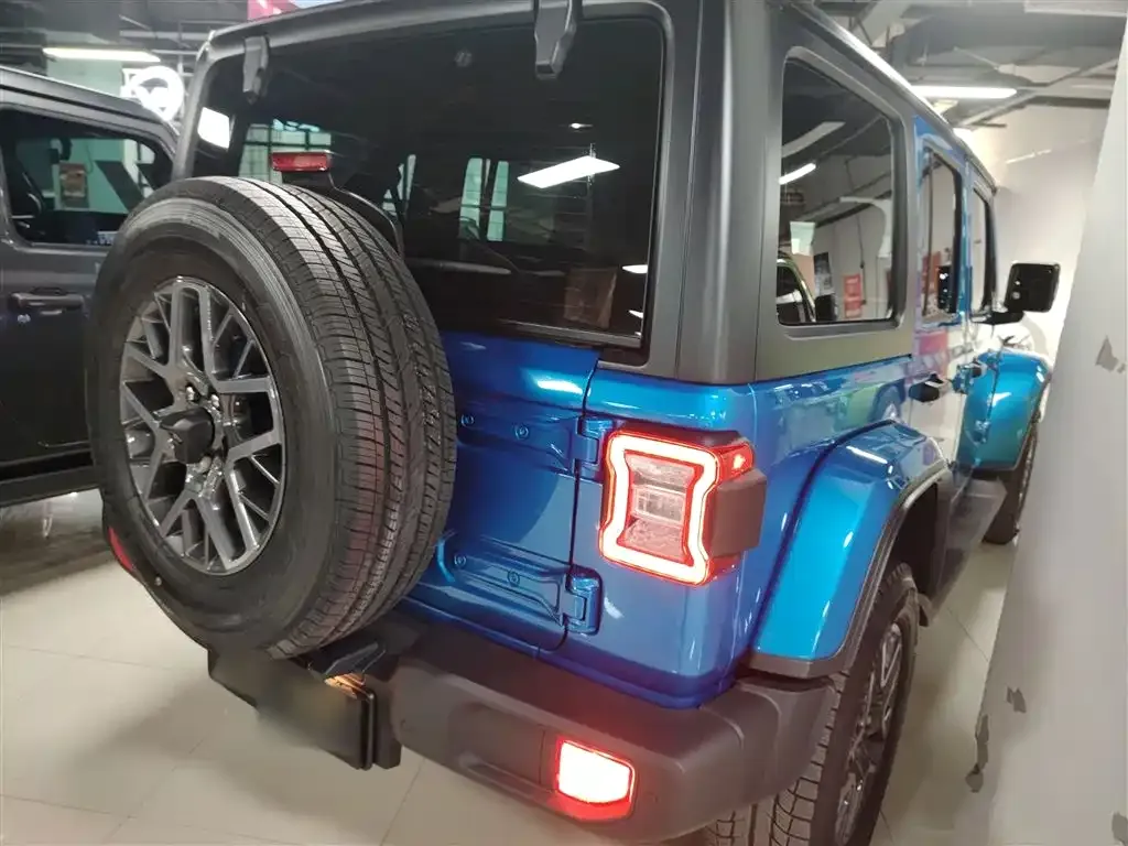 Jeep Wrangler 2023 из CN, фото 7