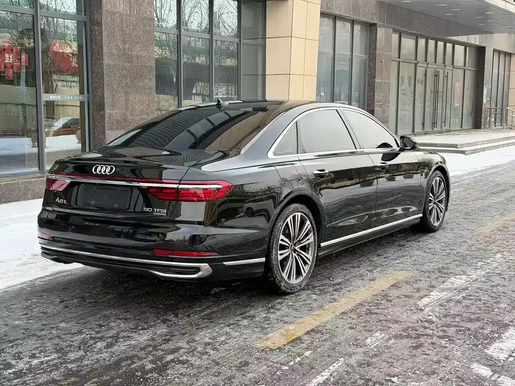Audi A8 2023 из CN, фото 4