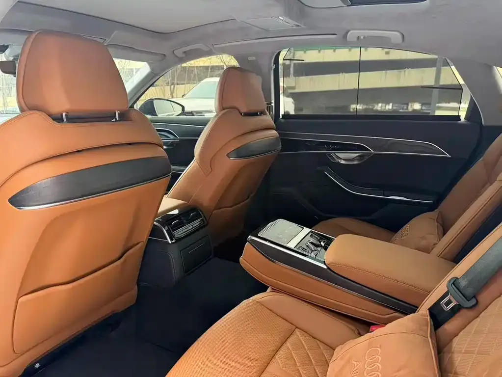 Audi A8 2023 из CN, фото 5