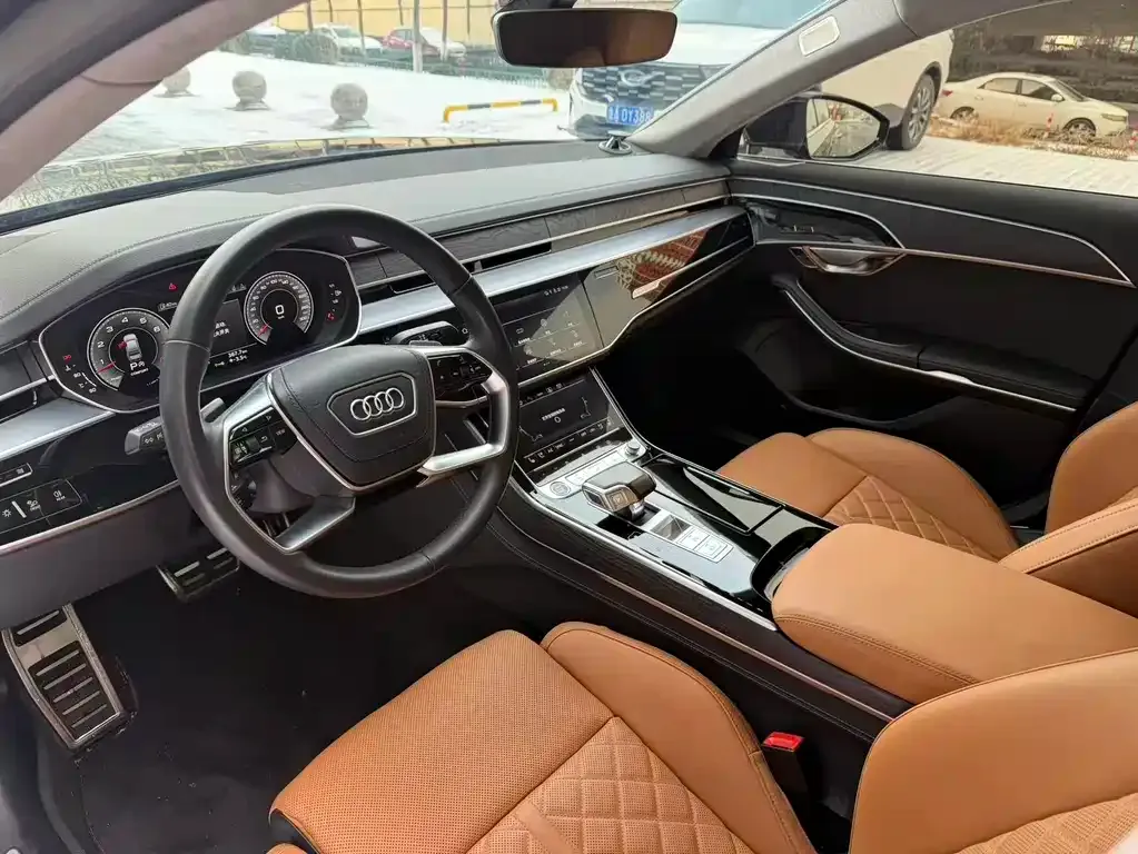 Audi A8 2023 из CN, фото 3