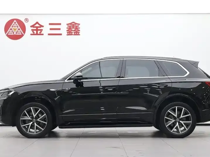 Volkswagen Touareg — фото 7