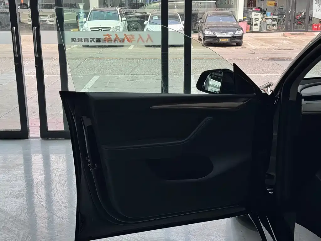 Tesla Model Y 2021 из CN, фото 10