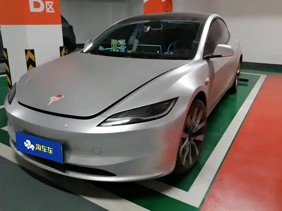Tesla Model 3 — фото 1
