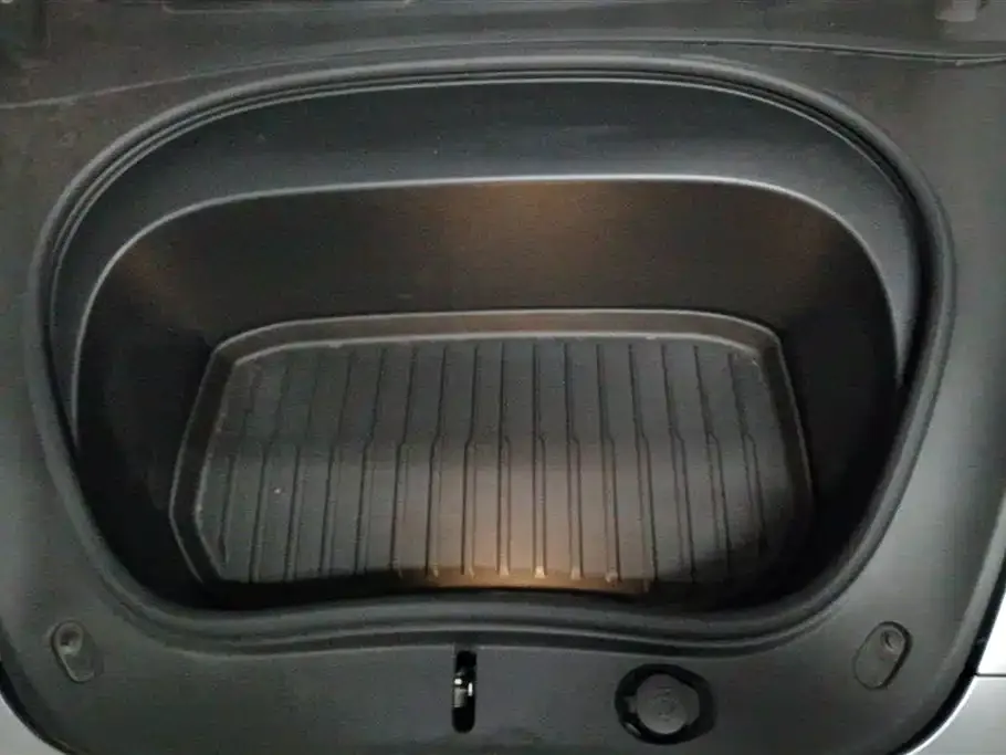 Tesla Model 3 — фото 3
