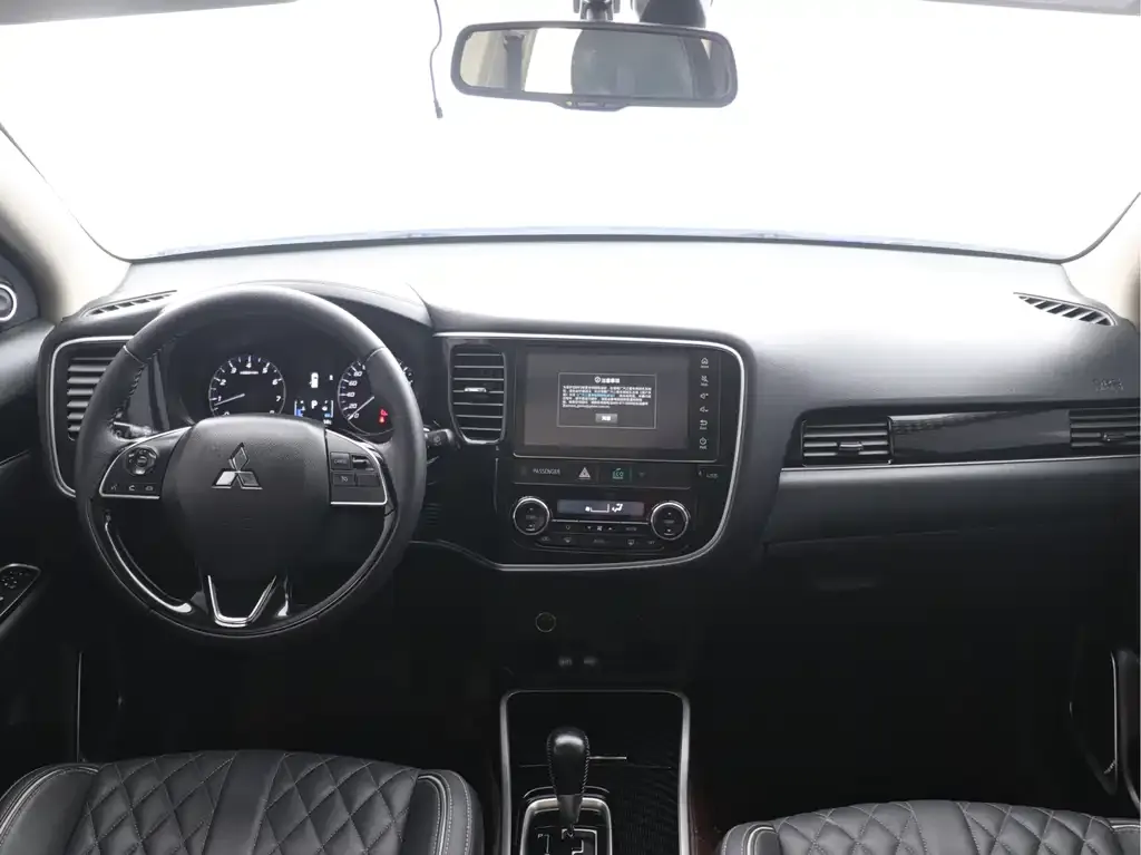 Mitsubishi Outlander 2022 из CN, фото 8