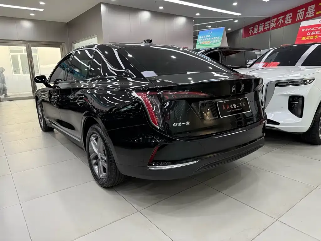 Hongqi E-QM5 2025 из CN, фото 2