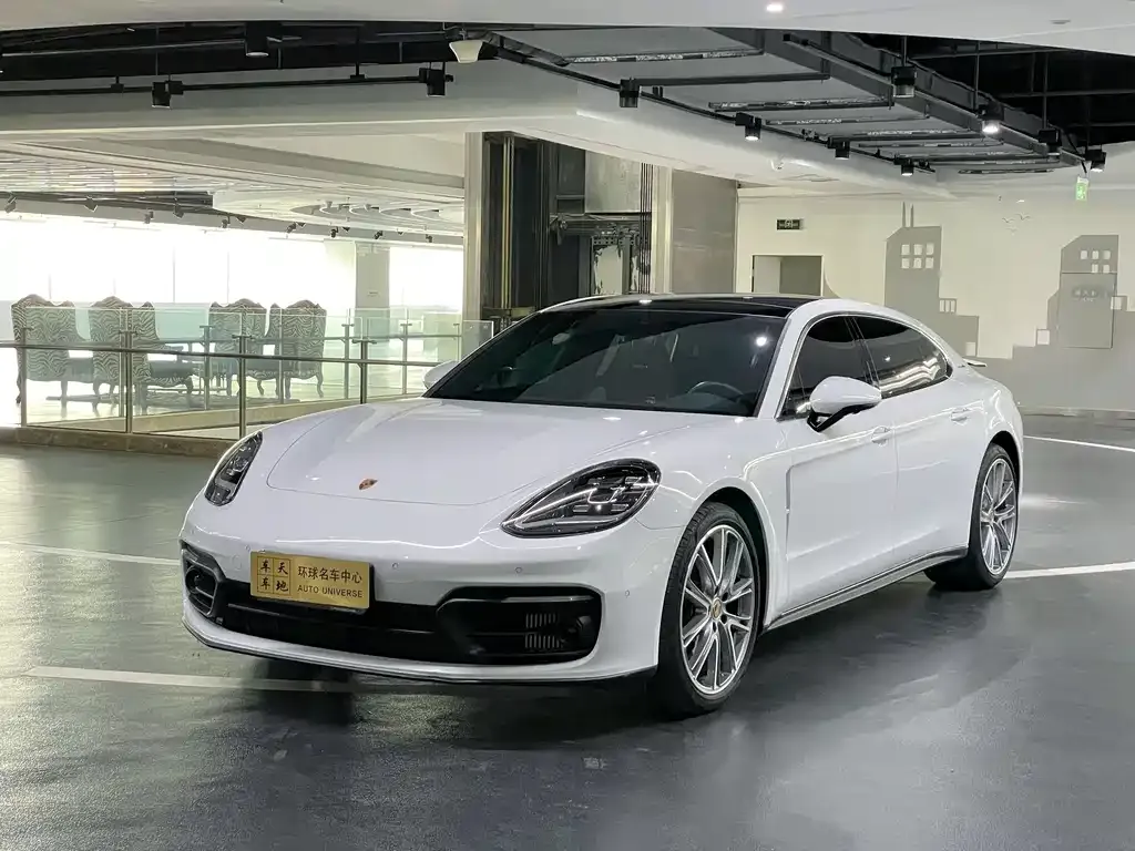 Porsche Panamera — фото 1