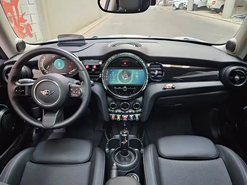 MINI Cooper (3-door) 2022 из CN, фото 2