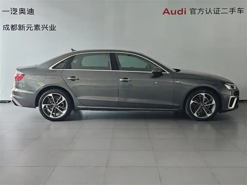 Audi A4L 2023 из CN, фото 6