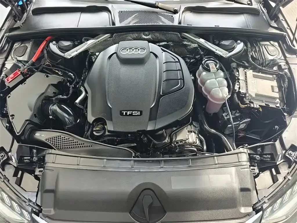 Audi A4L 2023 из CN, фото 9