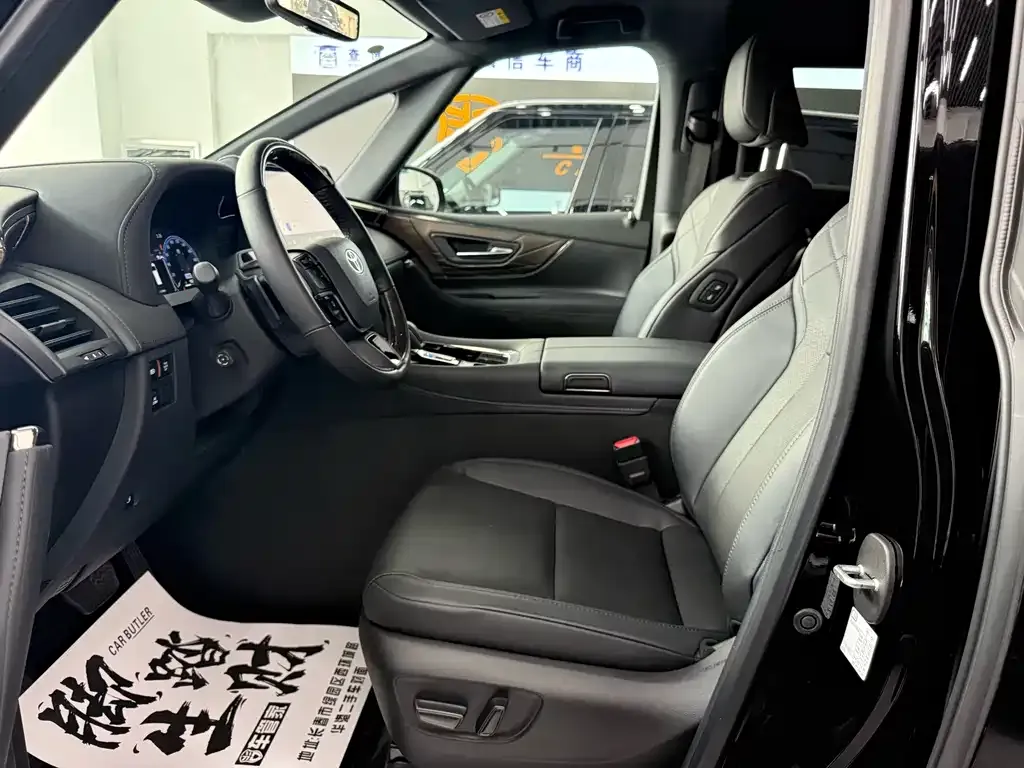 Toyota Alphard 2023 из CN, фото 2