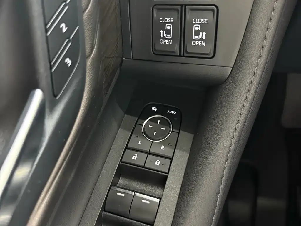 Toyota Alphard 2023 из CN, фото 6