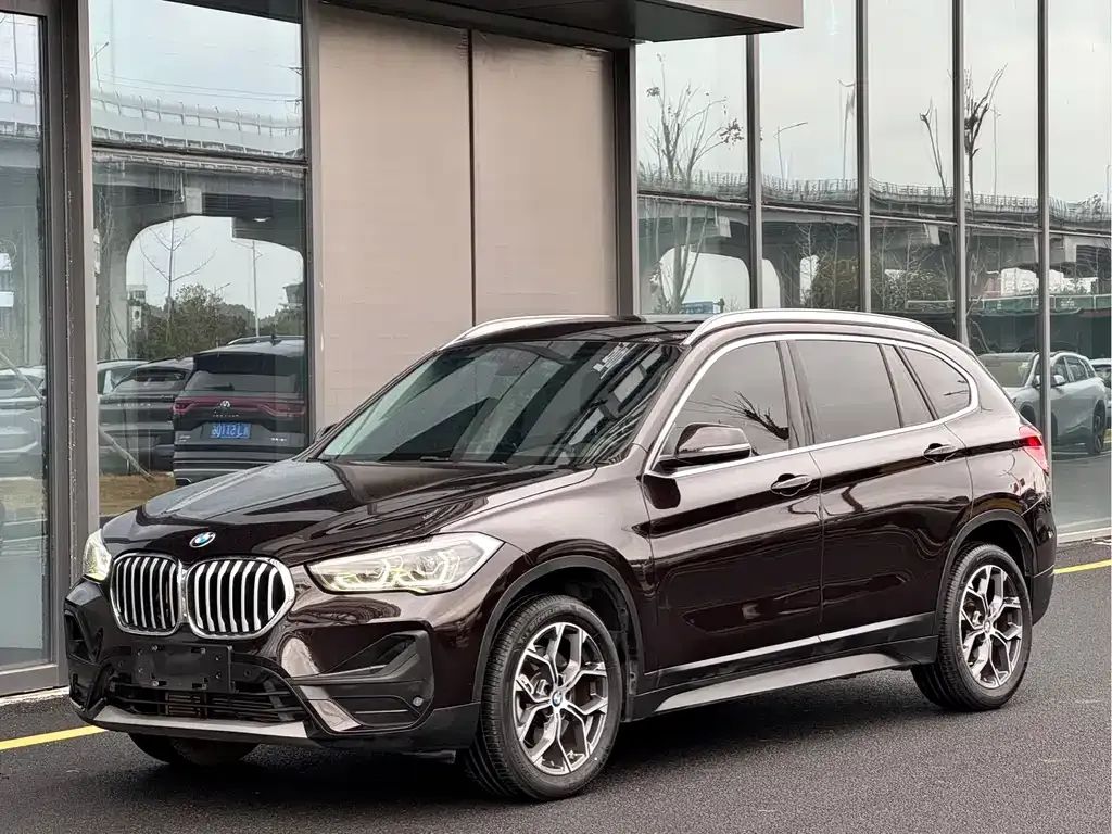 BMW X1 — фото 1