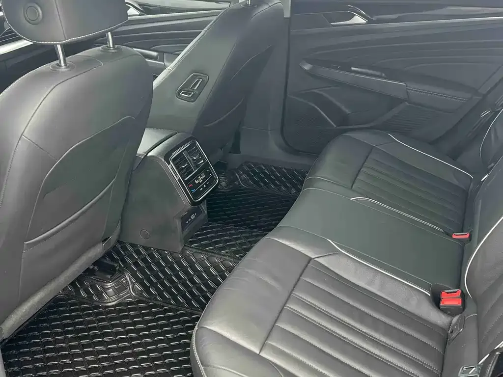 Volkswagen Passat — фото 9